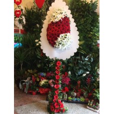 tek katlı kırmızı beyaz düğün çelenği ataşehir çiçekçi